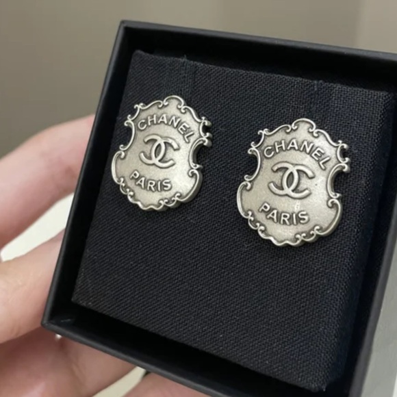 CHANEL DALLAS EARRINGS - Picture 3 of 5